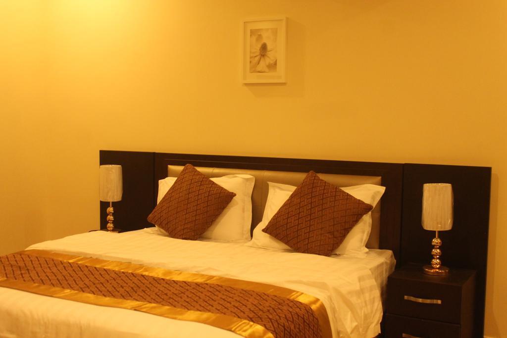 Talia Furnished Apartmentsリヤード 部屋 写真